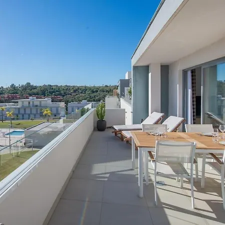 The Sunny Penthouse Lägenhet
